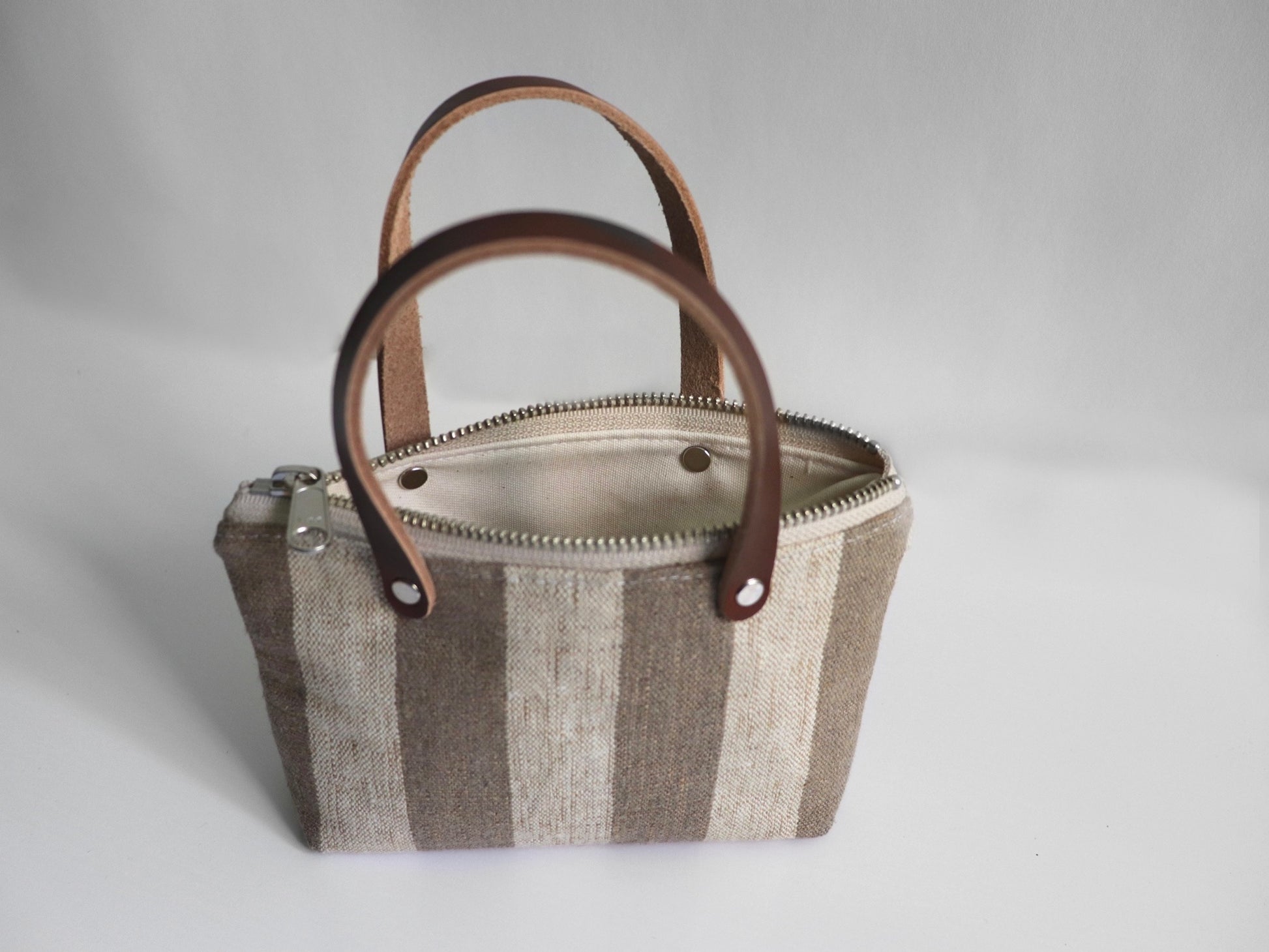 Micro tote bag zippered top